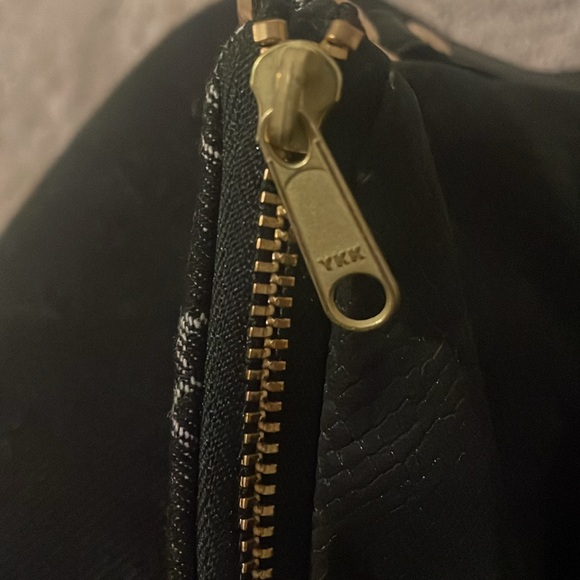 Vintage Black Gucci Clutch - Picture 4 of 4